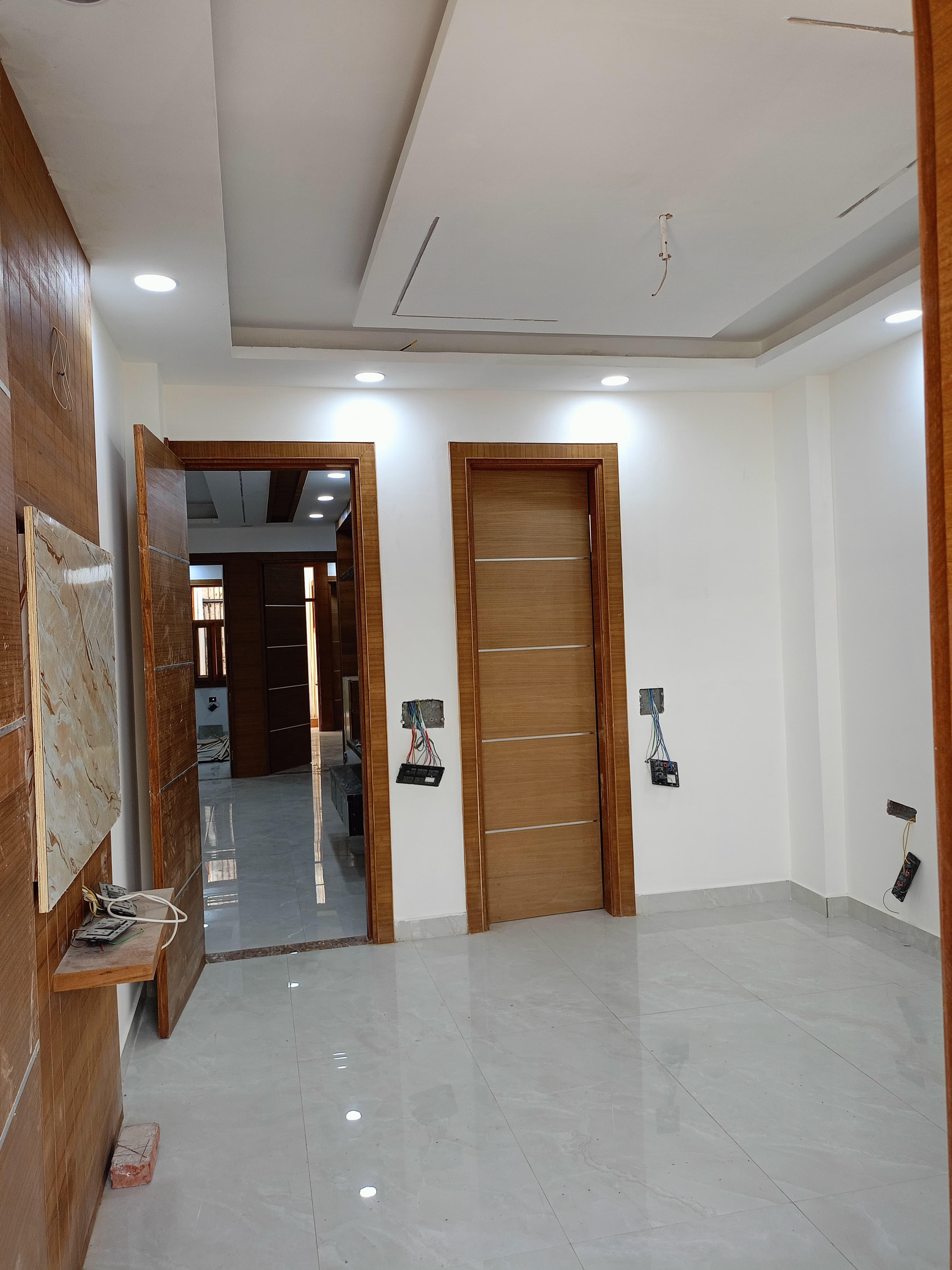 3 BHK Independent Floor in Shakti Khand Indirapuram For Sale