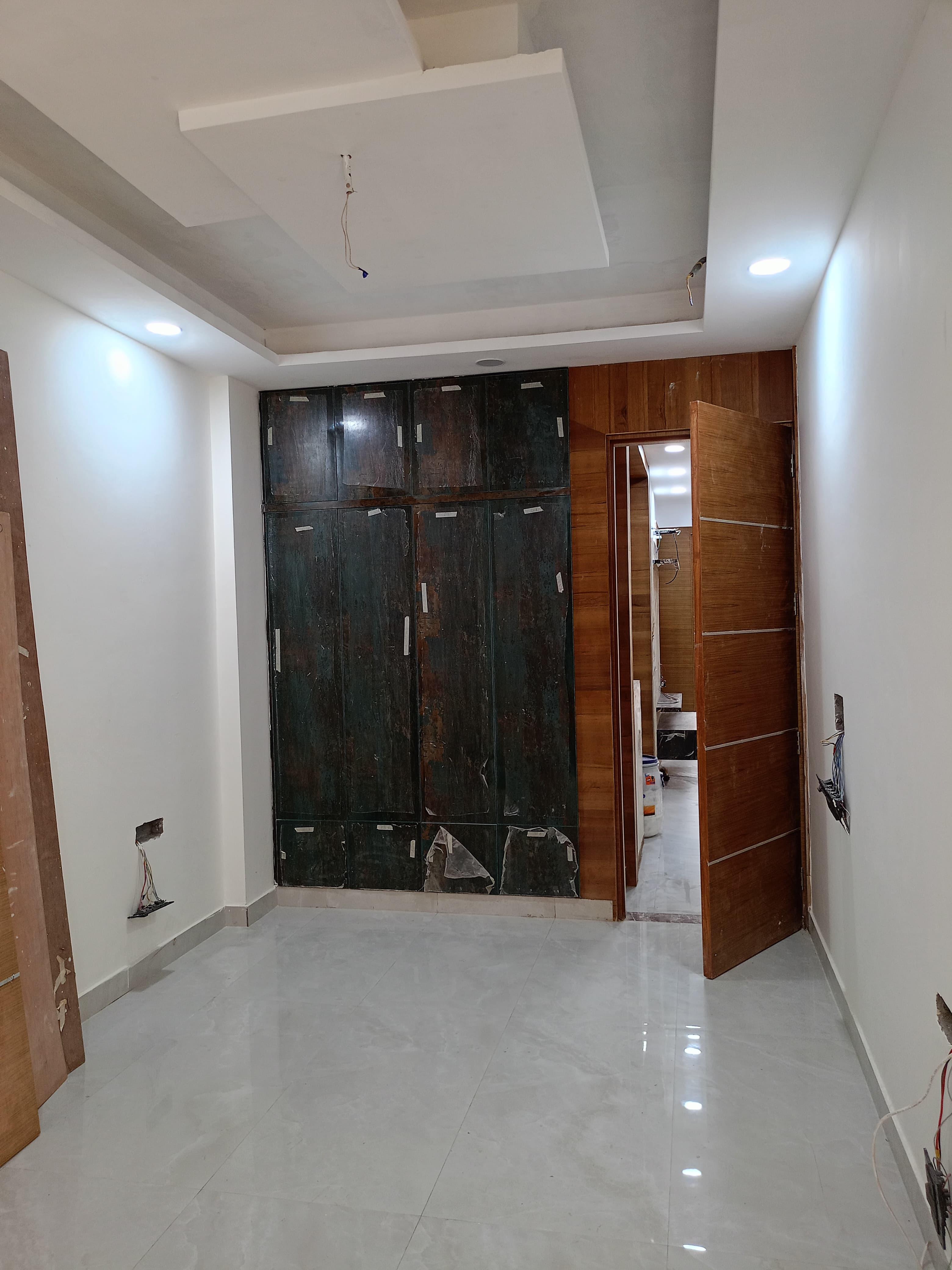 3 BHK Independent Floor in Shakti Khand Indirapuram For Sale