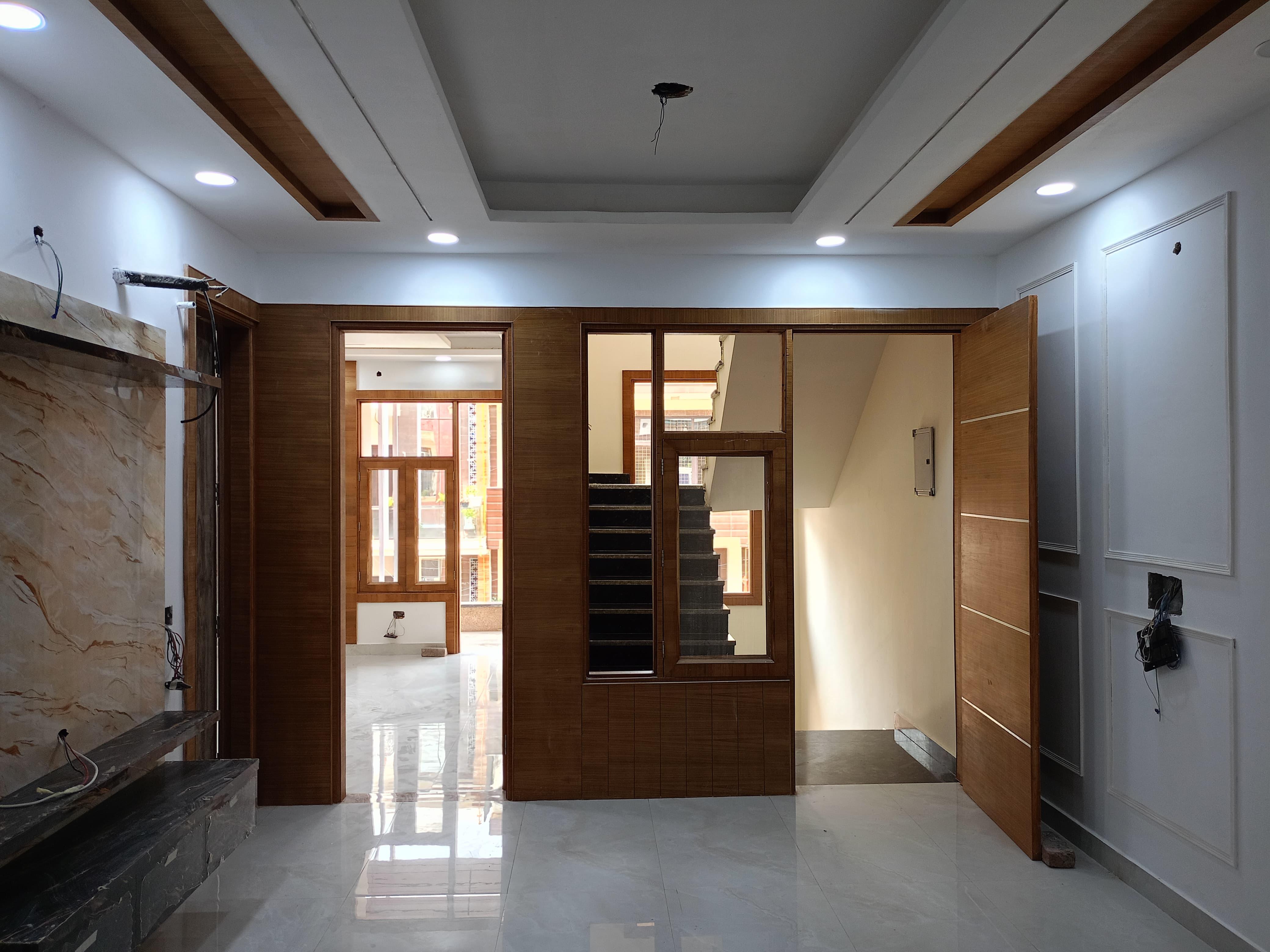 3 BHK Independent Floor in Shakti Khand Indirapuram For Sale