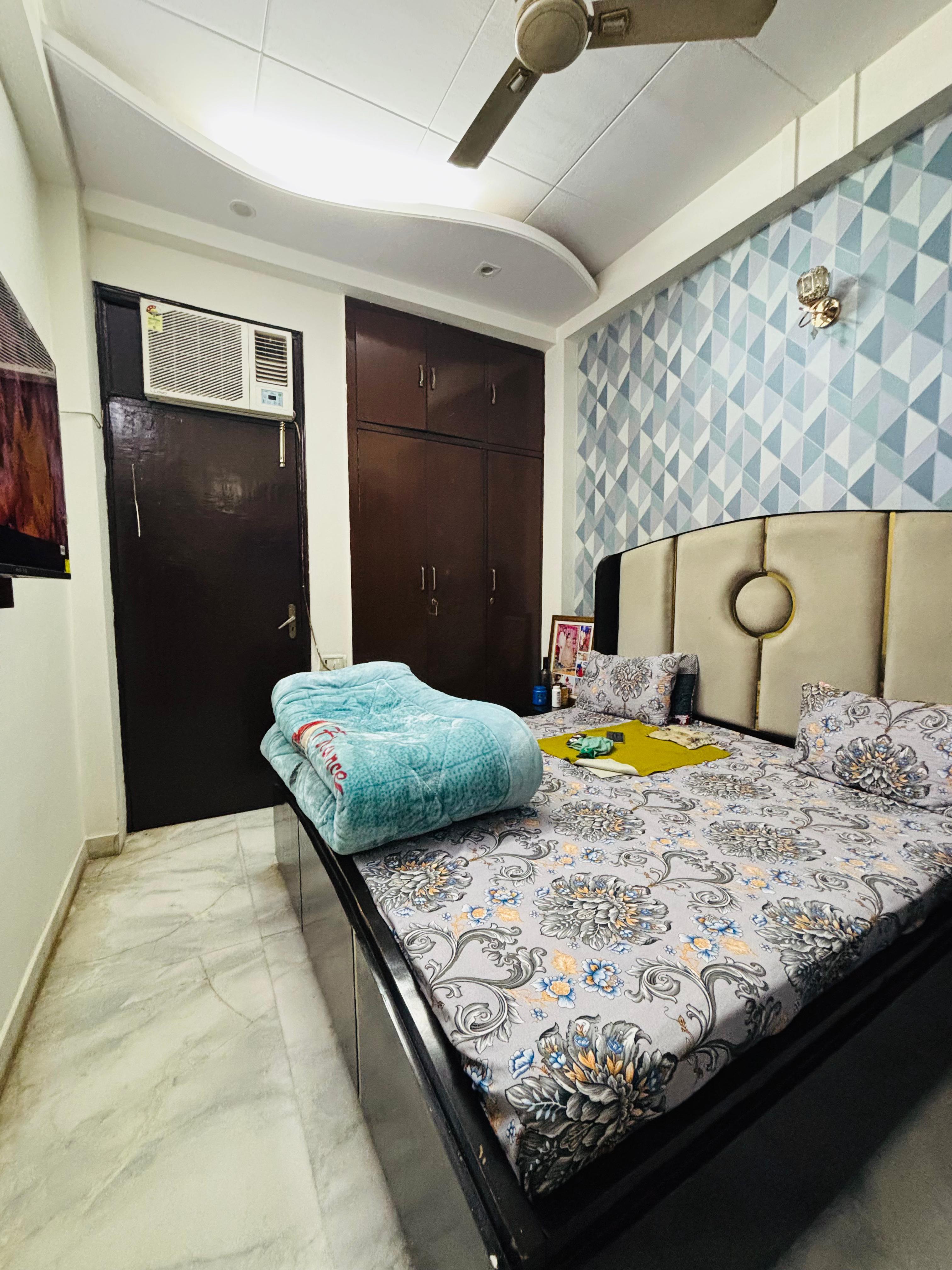 90 Meter 3 BHK Flat For Sale in Shakti Khand 4, Indirapuram