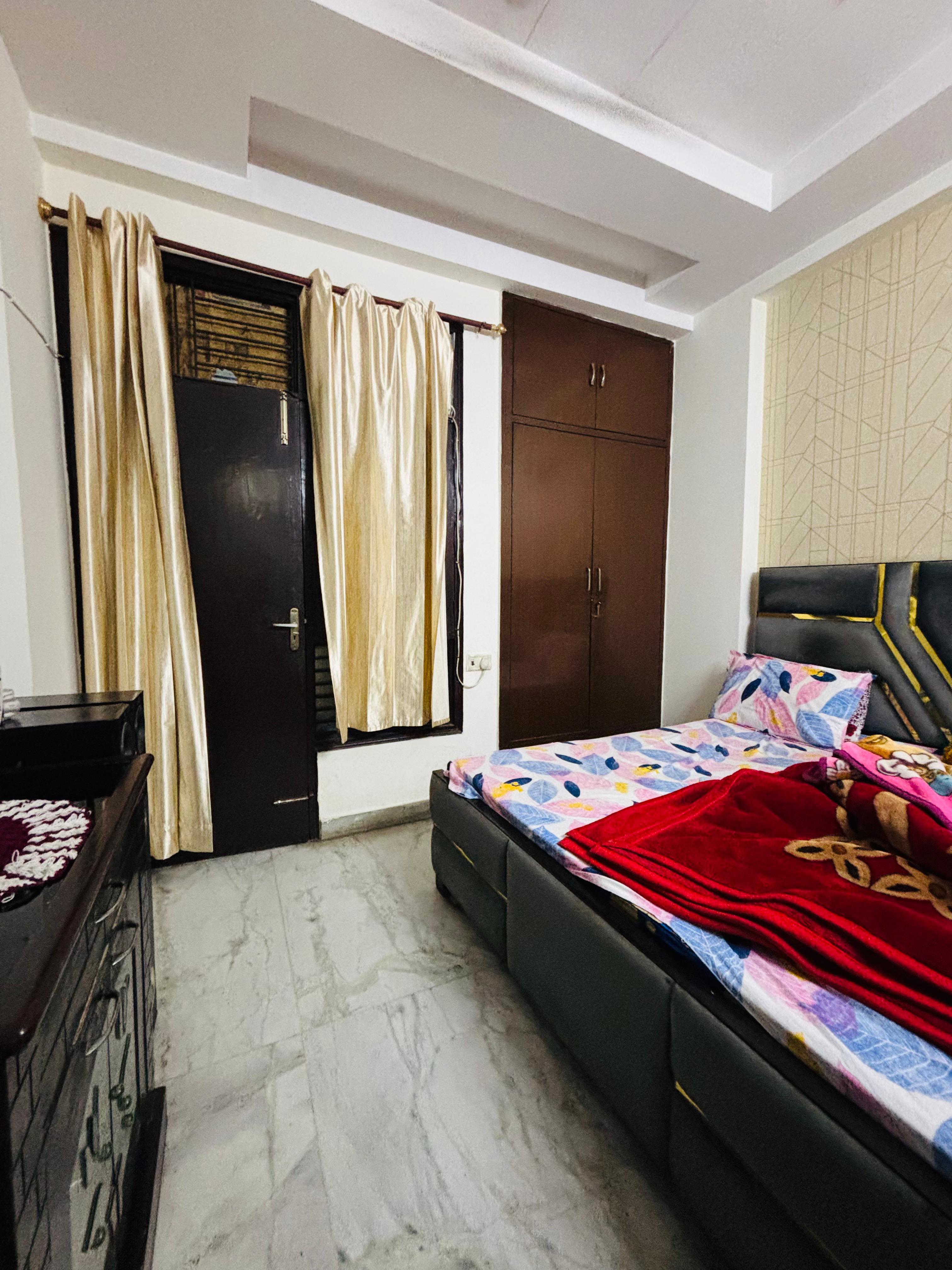 90 Meter 3 BHK Flat For Sale in Shakti Khand 4, Indirapuram