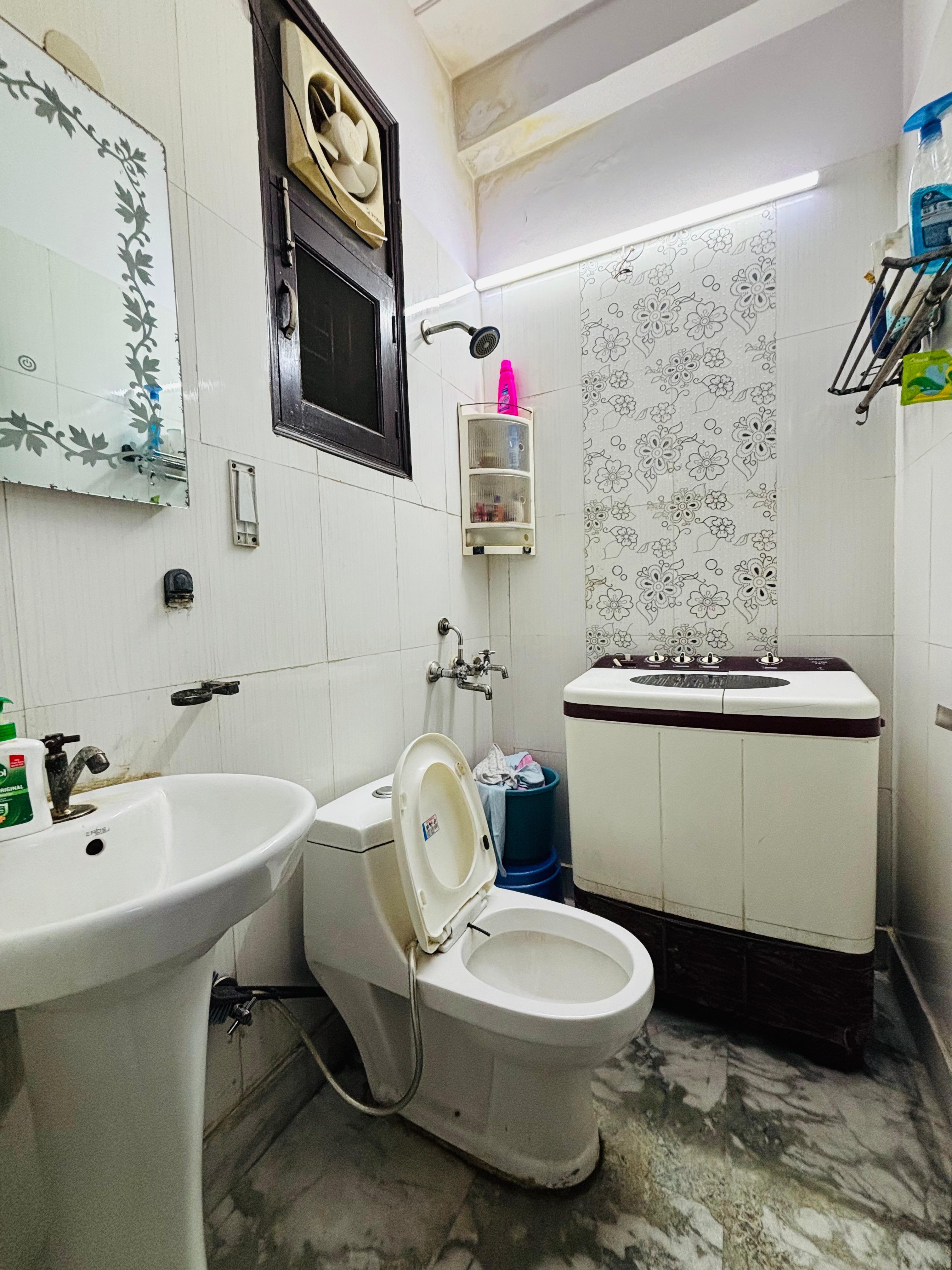 90 Meter 3 BHK Flat For Sale in Shakti Khand 4, Indirapuram